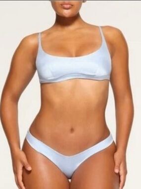 SKIMS Bridal Skimpy Scoop Bralette in Glacier. Size XS.
